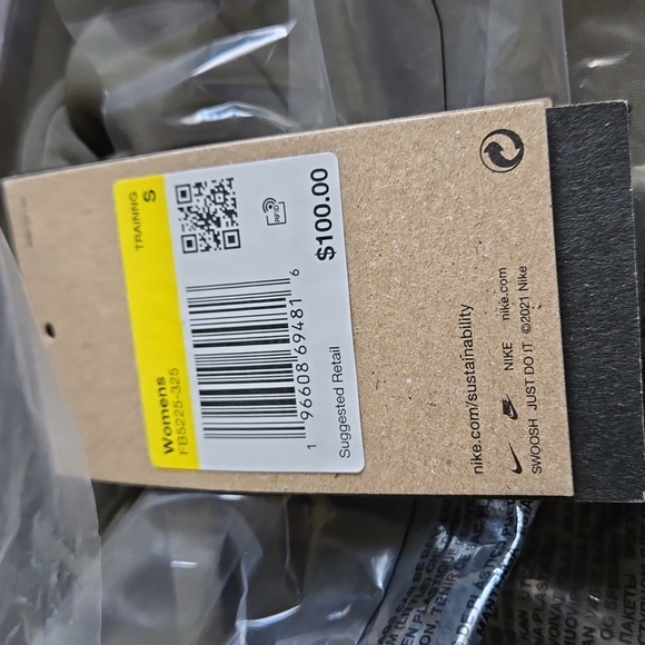 Nike Dri-FIT PrimaWomen's 1/2-Zip Training Top Size Small - Picture 3 of 6